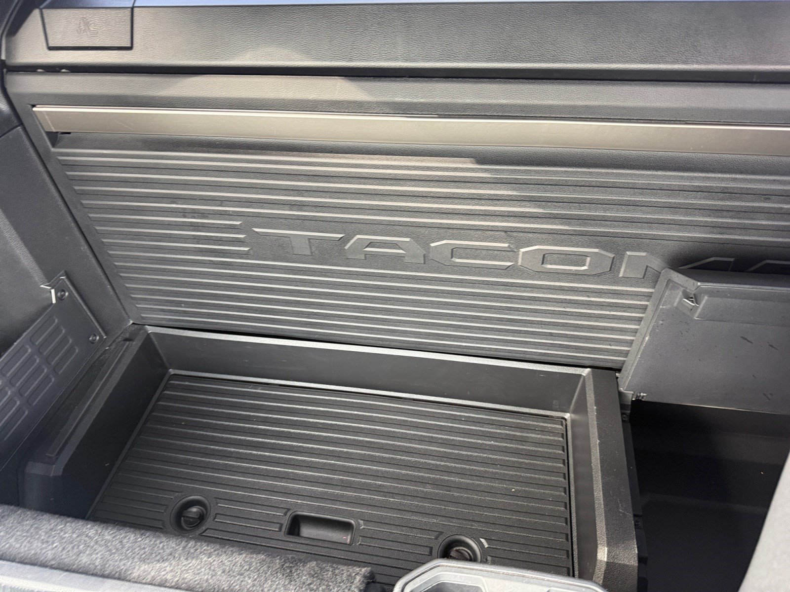 Certified 2025 Toyota Tacoma SR AWD/4WD image 18