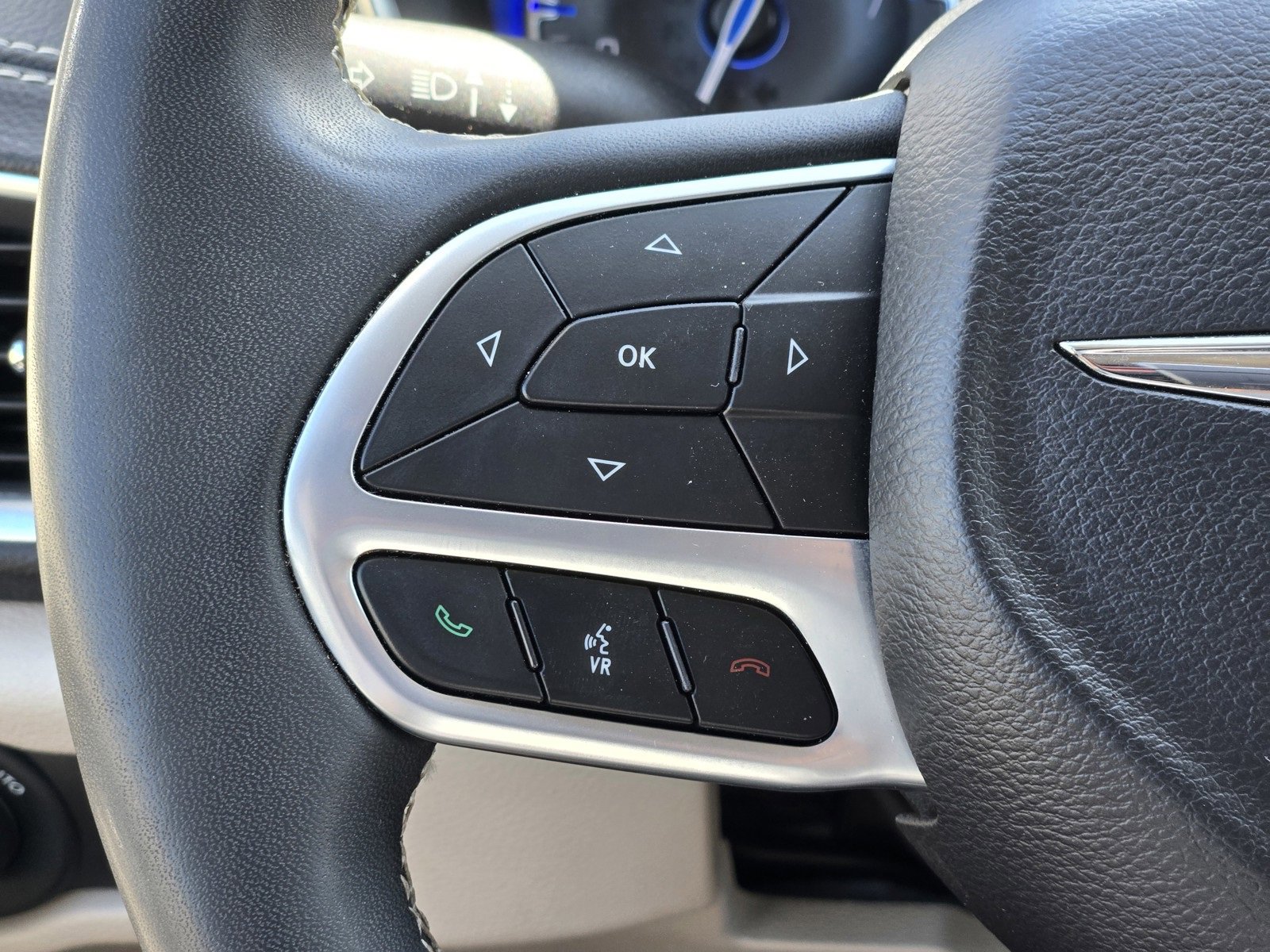 Used 2022 Chrysler Pacifica Limited image 19