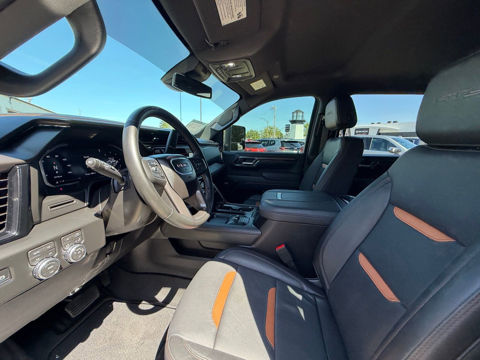 Used 2026 GMC Sierra 2500 AT4 AWD/4WD image 4