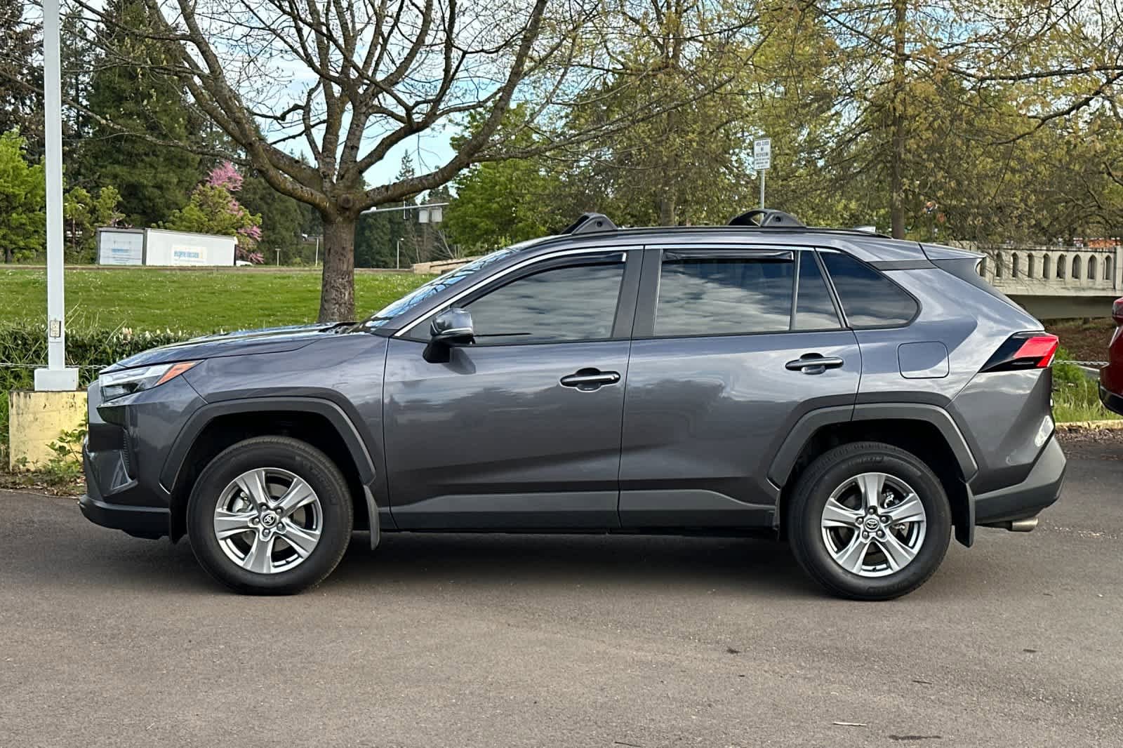 Used 2024 Toyota RAV4 XLE w/ Convenience Package image 5