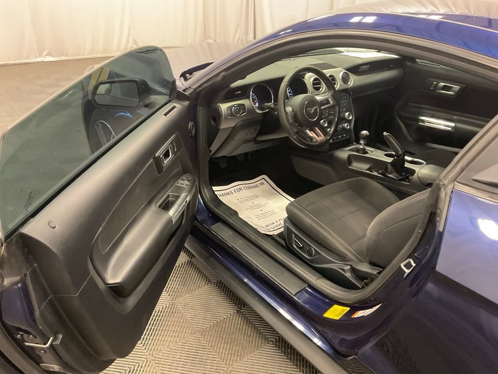 Used 2018 Ford Mustang GT RWD image 4