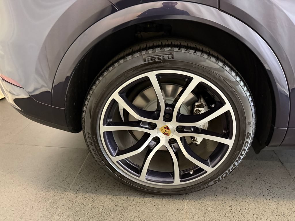 Certified 2019 Porsche Cayenne Turbo AWD/4WD image 12