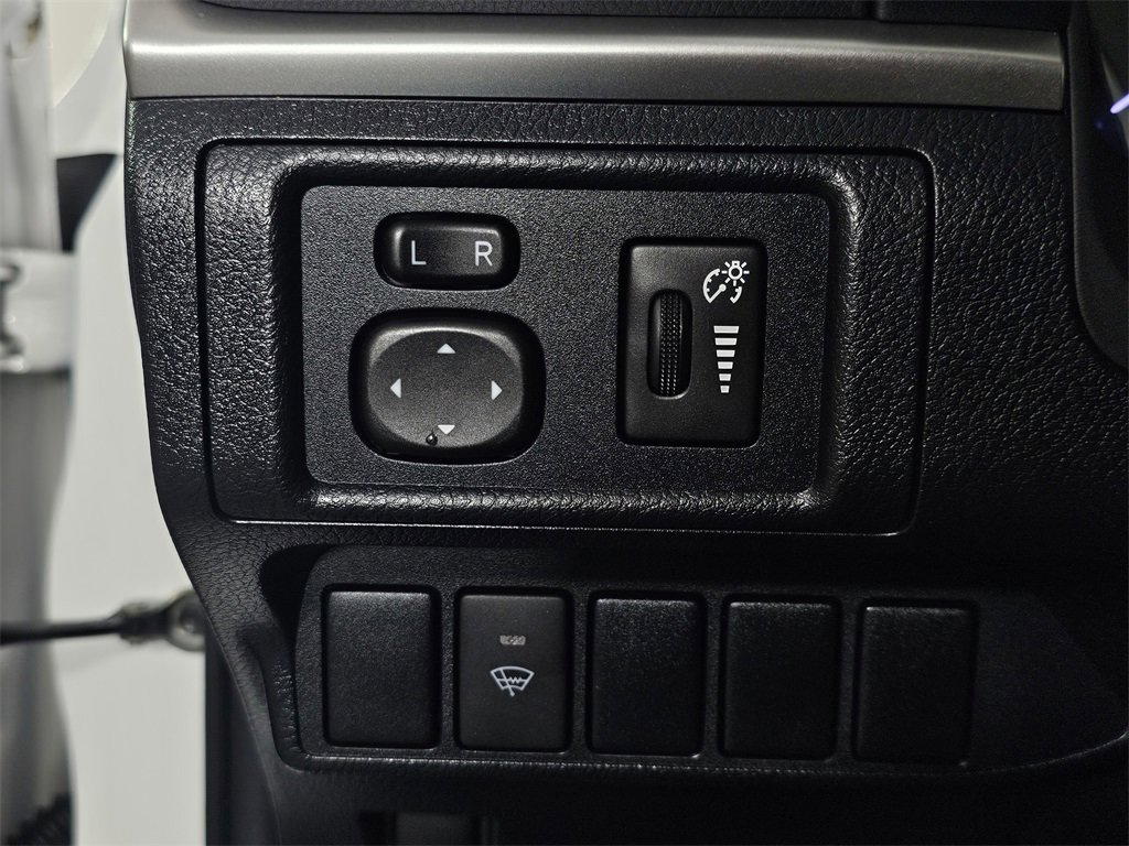 Used 2011 Lexus CT 200h image 34