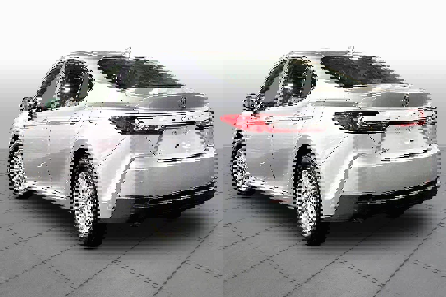 Used 2025 Toyota Camry LE image 12