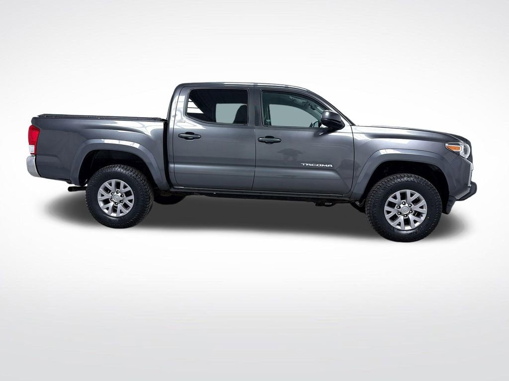 Used 2017 Toyota Tacoma SR5 w/ Tow Package image 11
