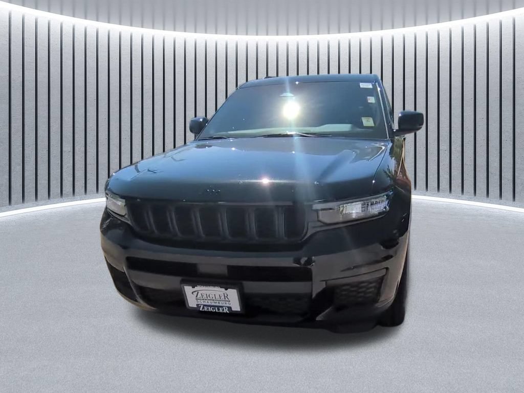 Used 2023 Jeep Grand Cherokee L Laredo AWD/4WD image 2
