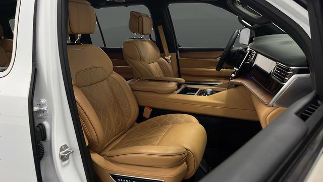 Used 2024 Jeep Grand Wagoneer Series III image 25