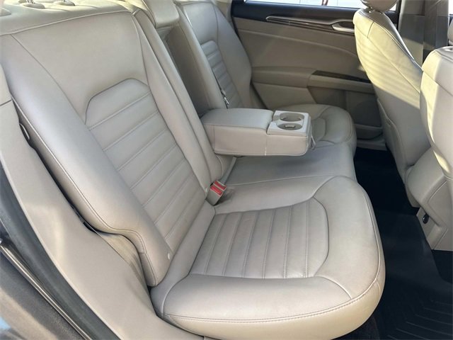 Used 2018 Ford Fusion SE image 12