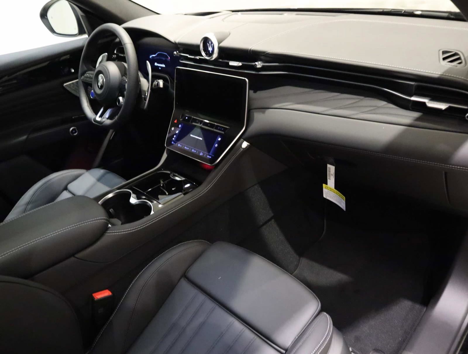 New 2025 Maserati Grecale Modena image 17