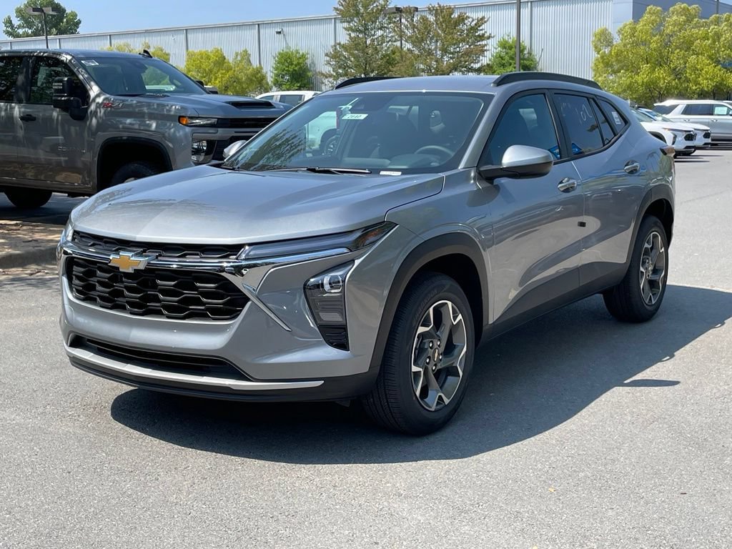 New 2026 Chevrolet Trax LT w/ Driver Confidence Package FWD image 3