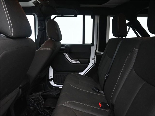 Used 2017 Jeep Wrangler Unlimited Sahara w/ Connectivity Group image 19