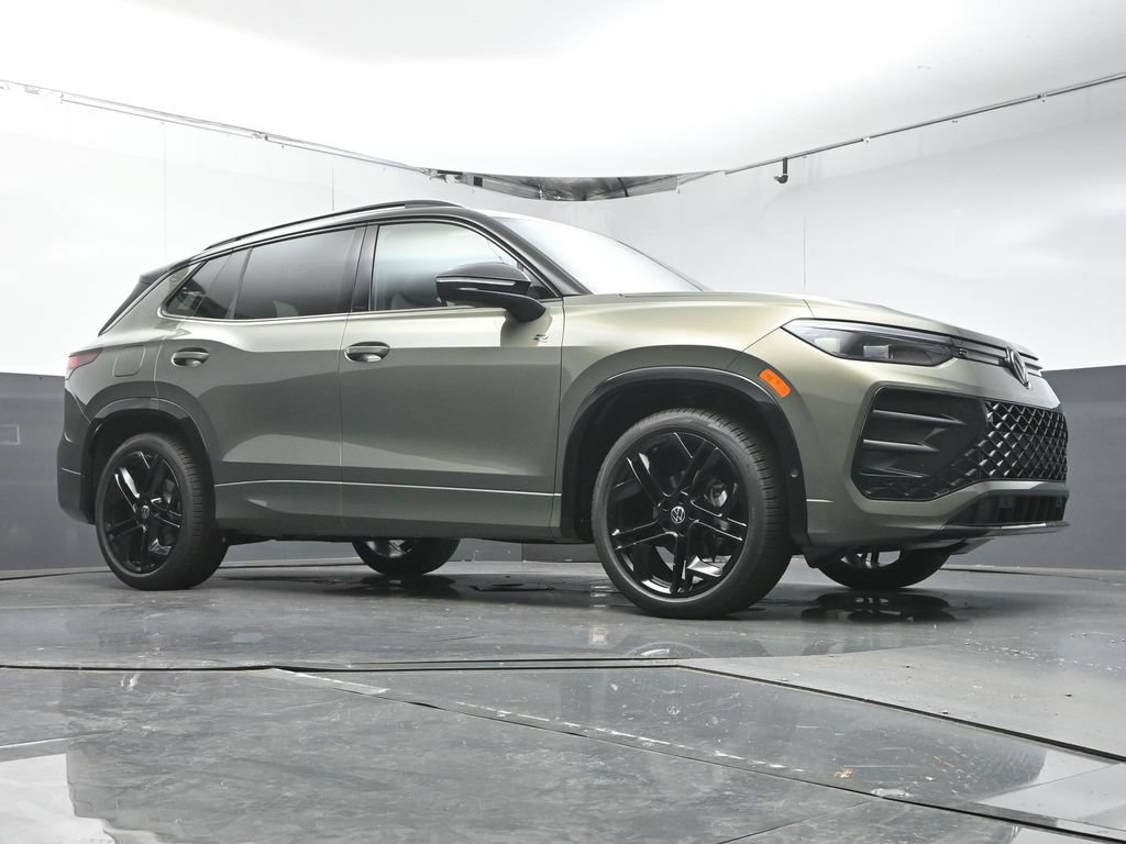 New 2026 Volkswagen Tiguan SE R-Line FWD image 44