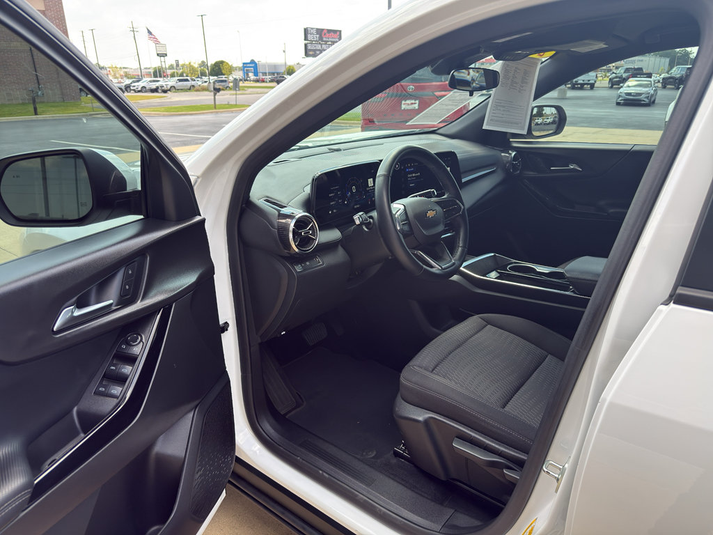 Used 2025 Chevrolet Equinox LT FWD image 15