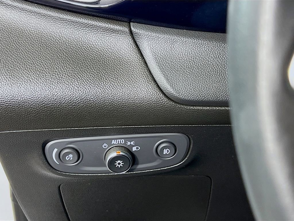 Certified 2021 Buick Encore GX Preferred w/ Cold Weather Comfort Package image 9