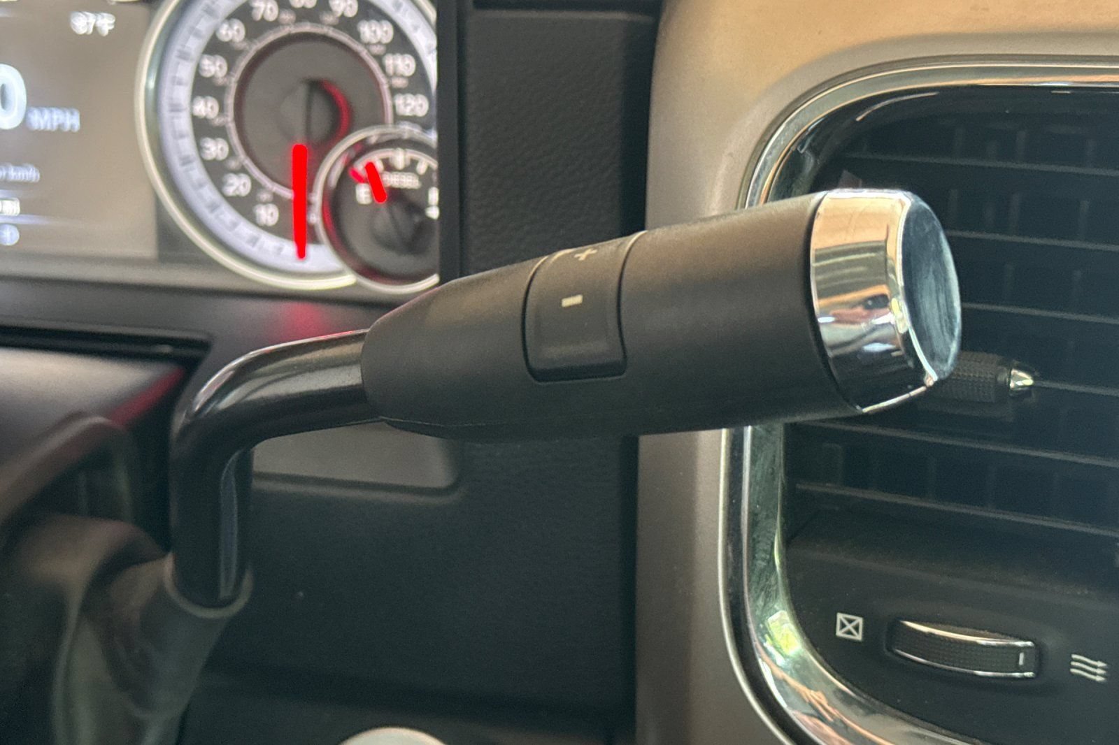 Used 2018 RAM 3500 Laramie w/ Convenience Group AWD/4WD image 28