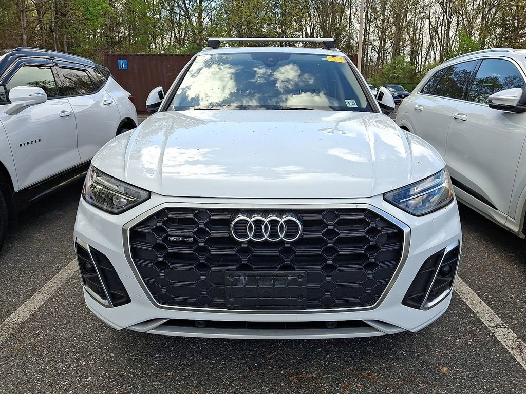 Used 2023 Audi Q5 2.0T Premium w/ Convenience Package AWD/4WD image 2