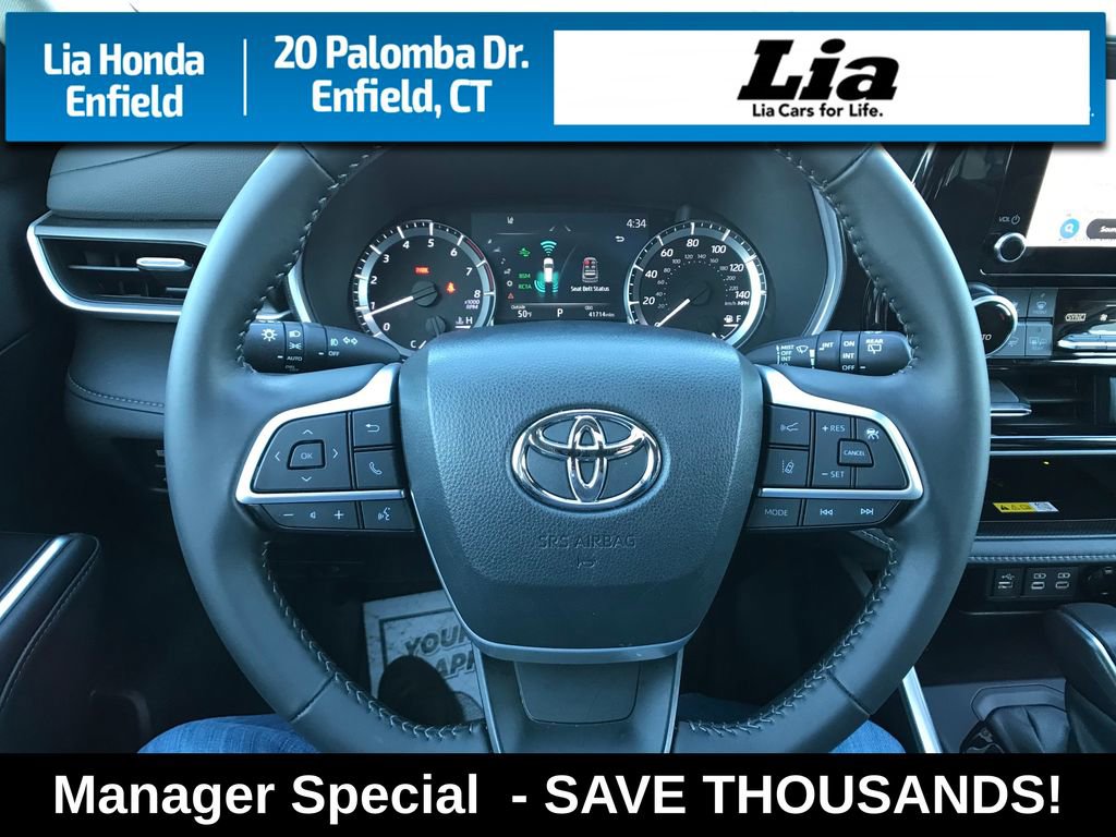 Used 2023 Toyota Highlander XLE image 18