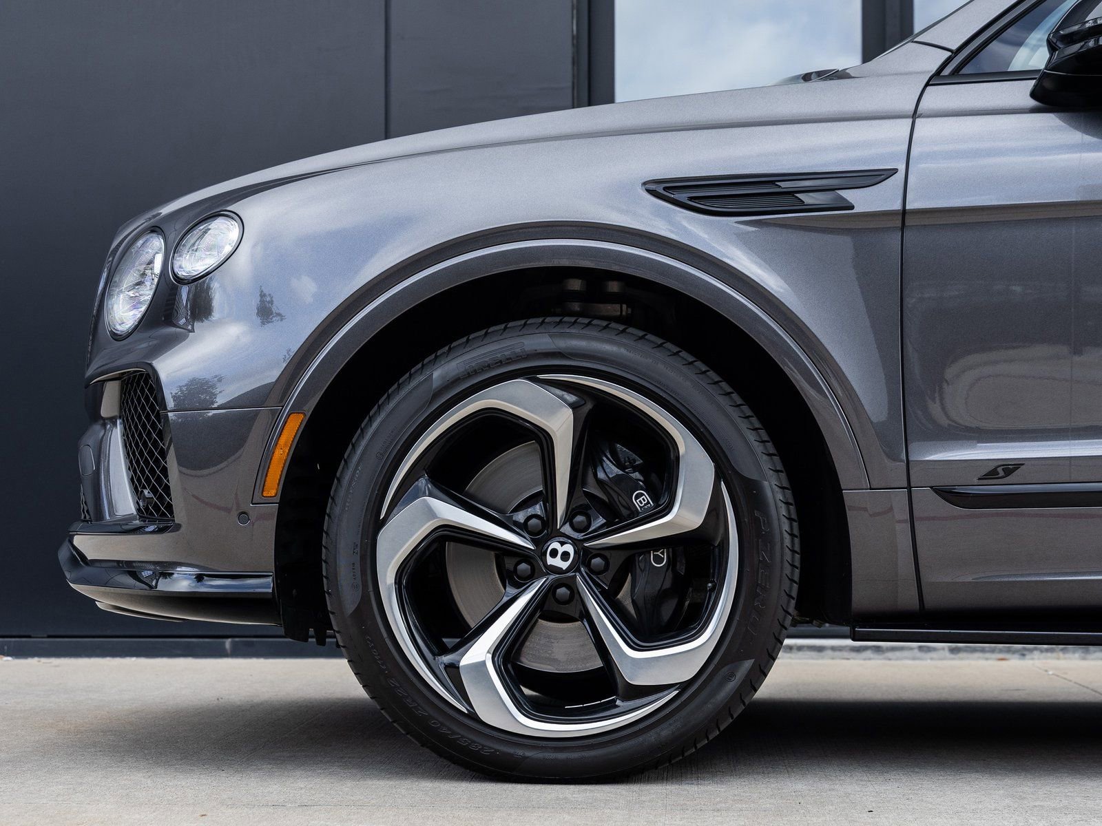 Used 2022 Bentley Bentayga image 11