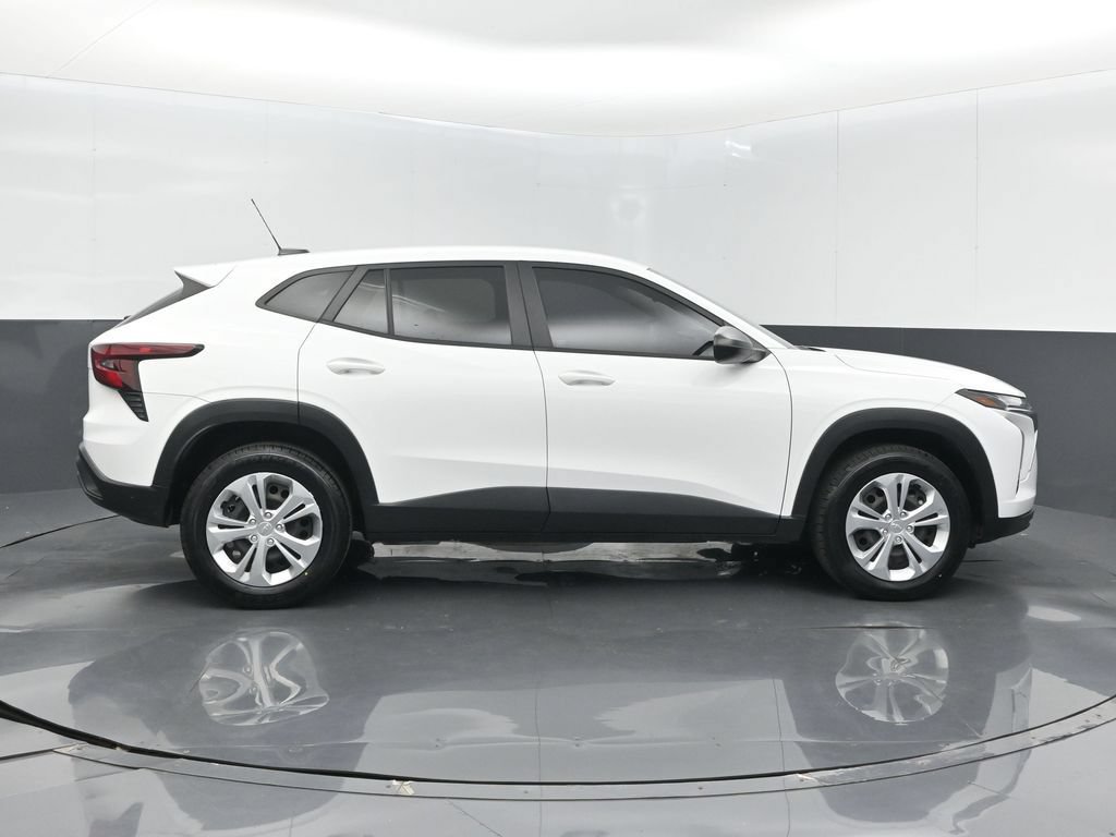 Used 2024 Chevrolet Trax LS FWD image 5