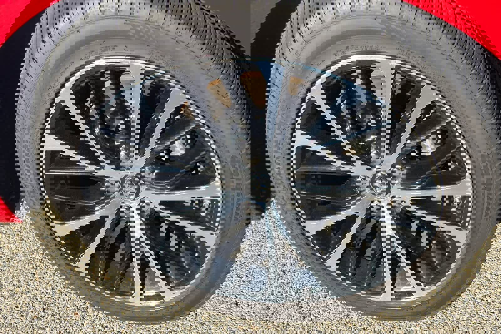 Used 2019 Toyota Camry SE w/ Sunroof Package image 22