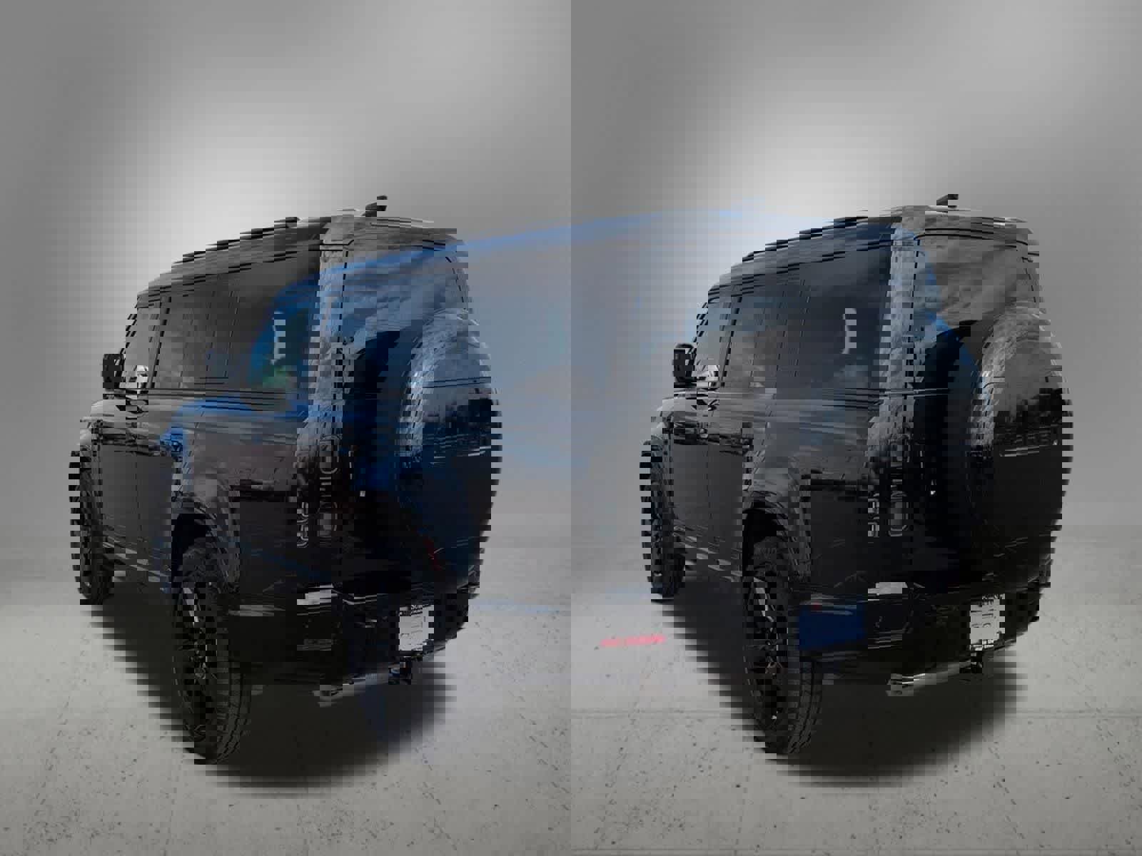 New 2026 Land Rover Defender 130 X-Dynamic SE image 4
