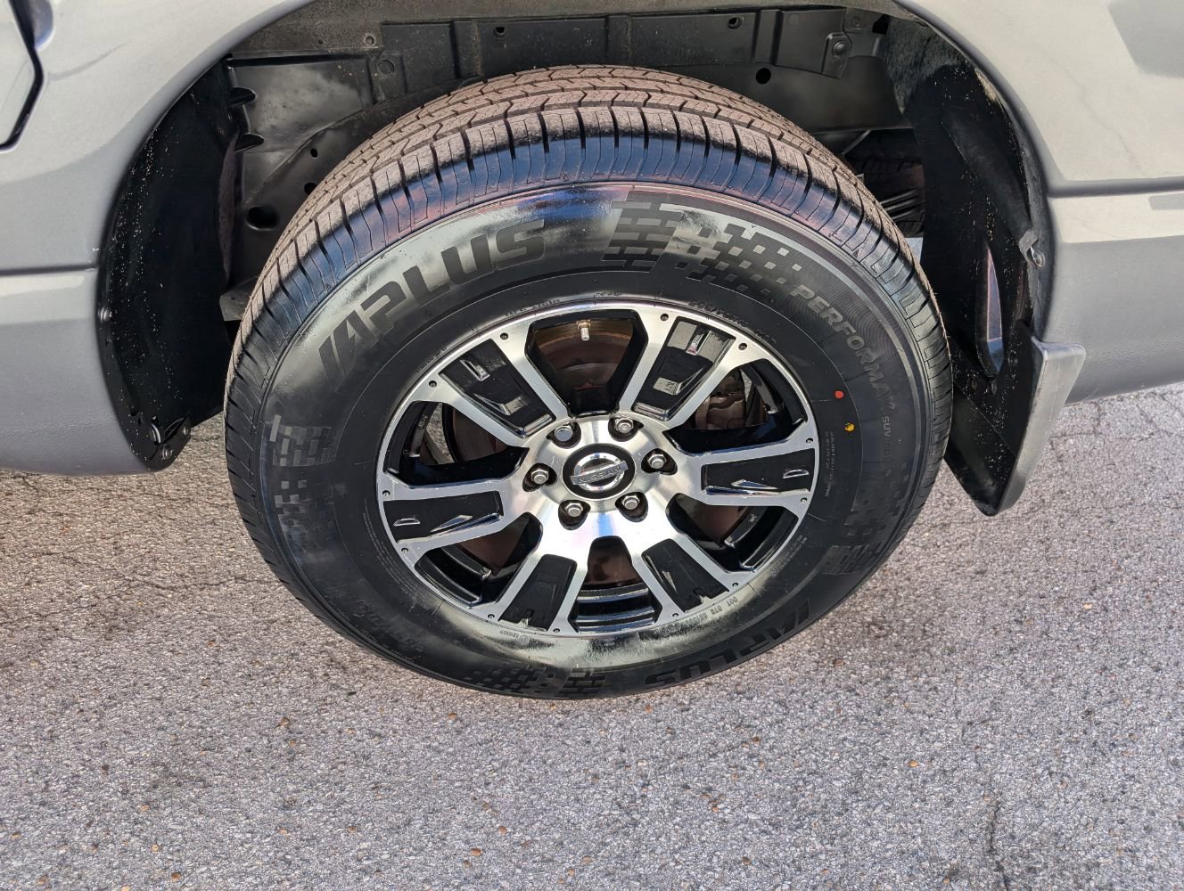 Used 2020 Nissan Titan SV w/ SV Convenience Package image 27