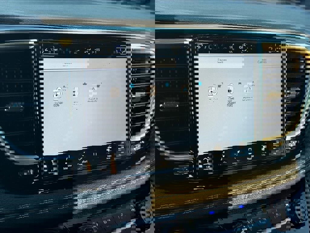 New 2026 Chrysler Pacifica Select w/ S Appearance Package image 24