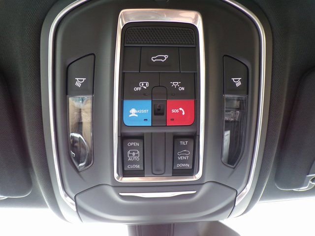 New 2026 Jeep Grand Cherokee Altitude AWD/4WD image 34