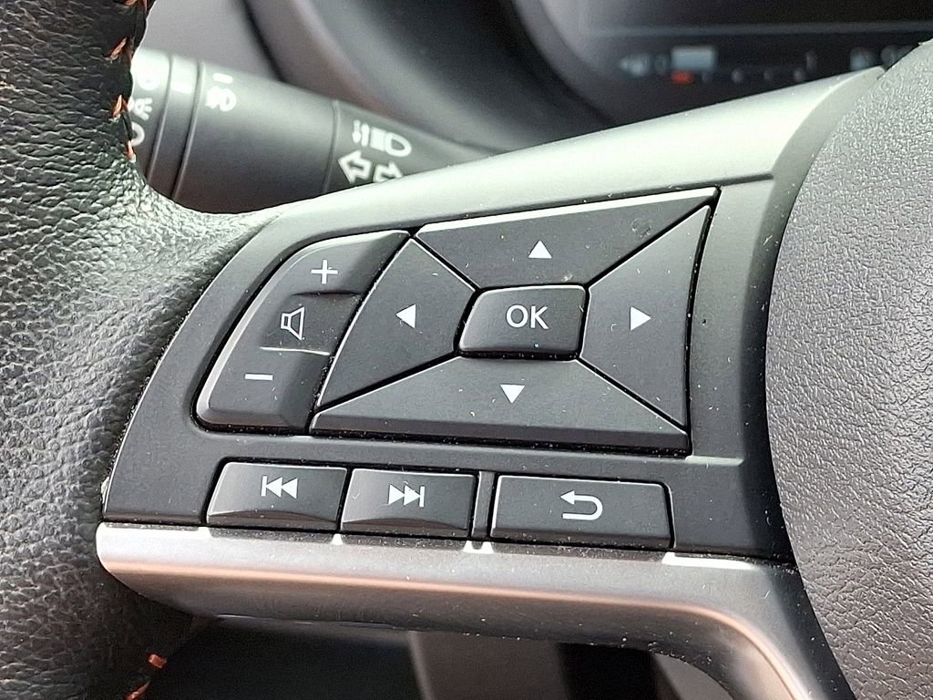 Used 2023 Nissan Kicks SR FWD image 21