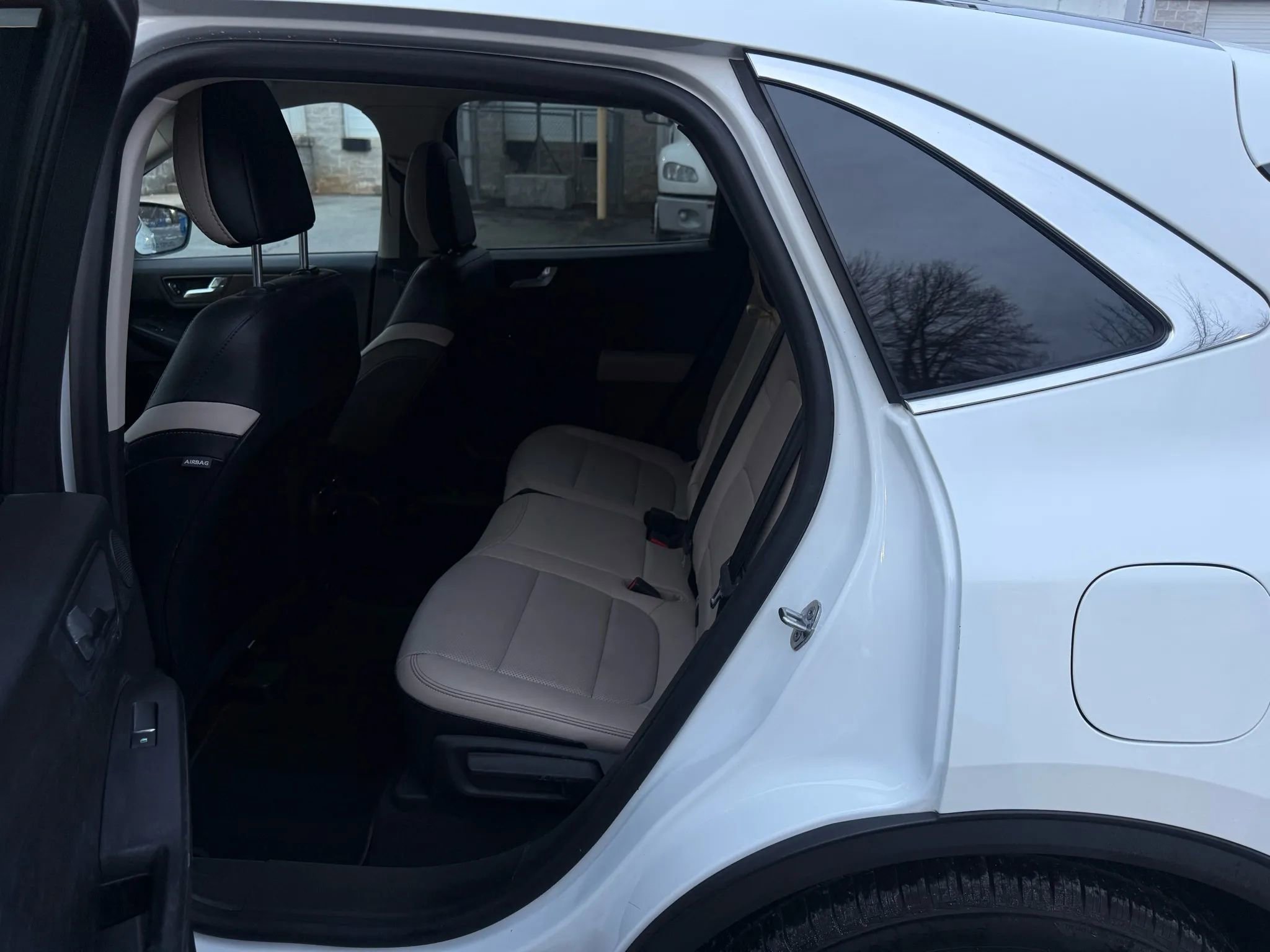 Used 2020 Ford Escape Titanium image 21