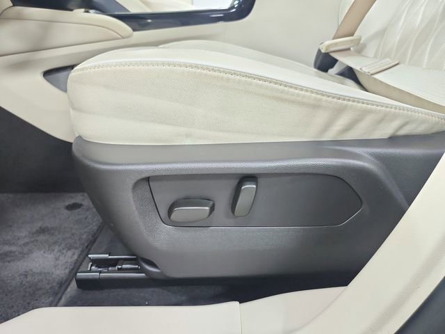 Used 2023 Buick Envision Avenir image 20