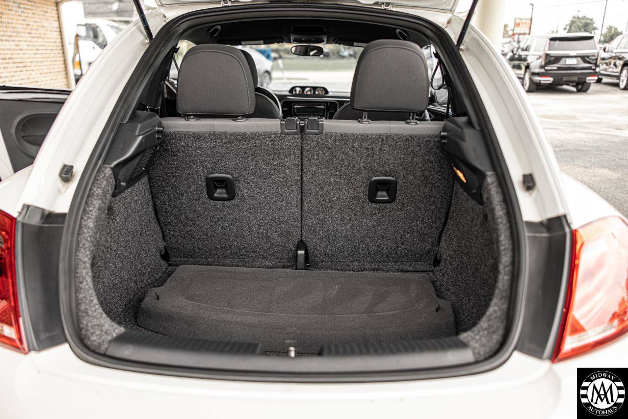 Used 2012 Volkswagen Beetle 2.0T FWD image 12