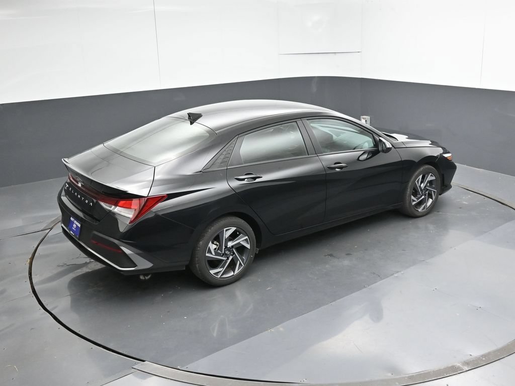 Certified 2025 Hyundai Elantra Sport FWD image 51