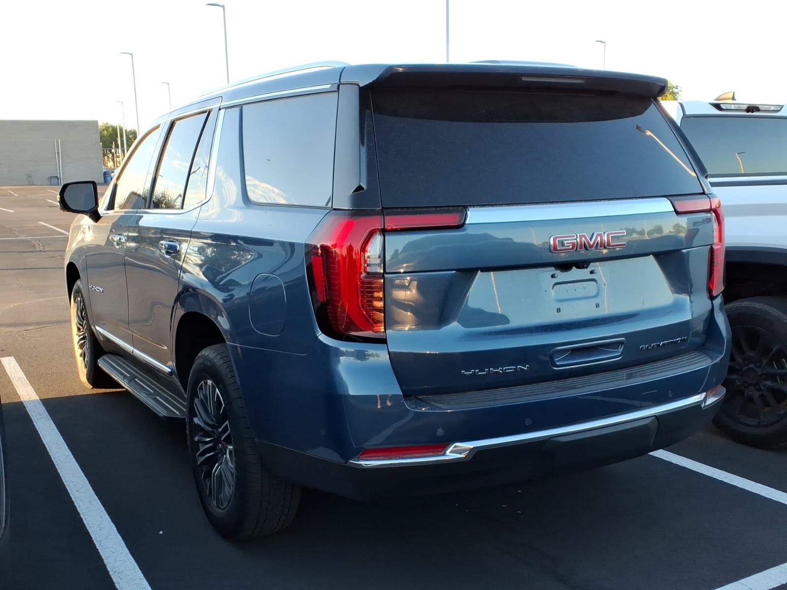 Used 2026 GMC Yukon Elevation RWD image 3