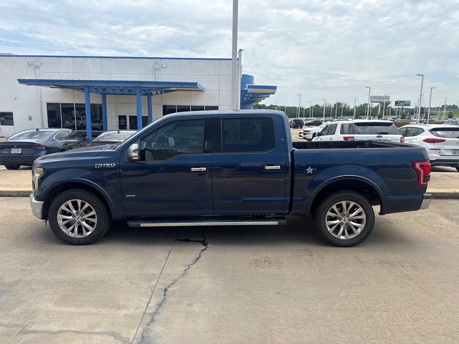 Used 2016 Ford F150 Lariat RWD image 4