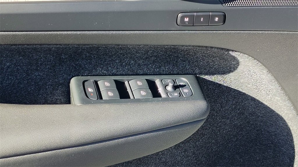 New 2026 Volvo XC40 B5 Core w/ Climate Package image 10