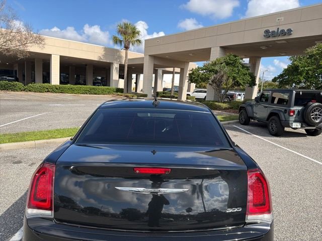 Used 2019 Chrysler 300 Touring w/ Sport Appearance Package image 5