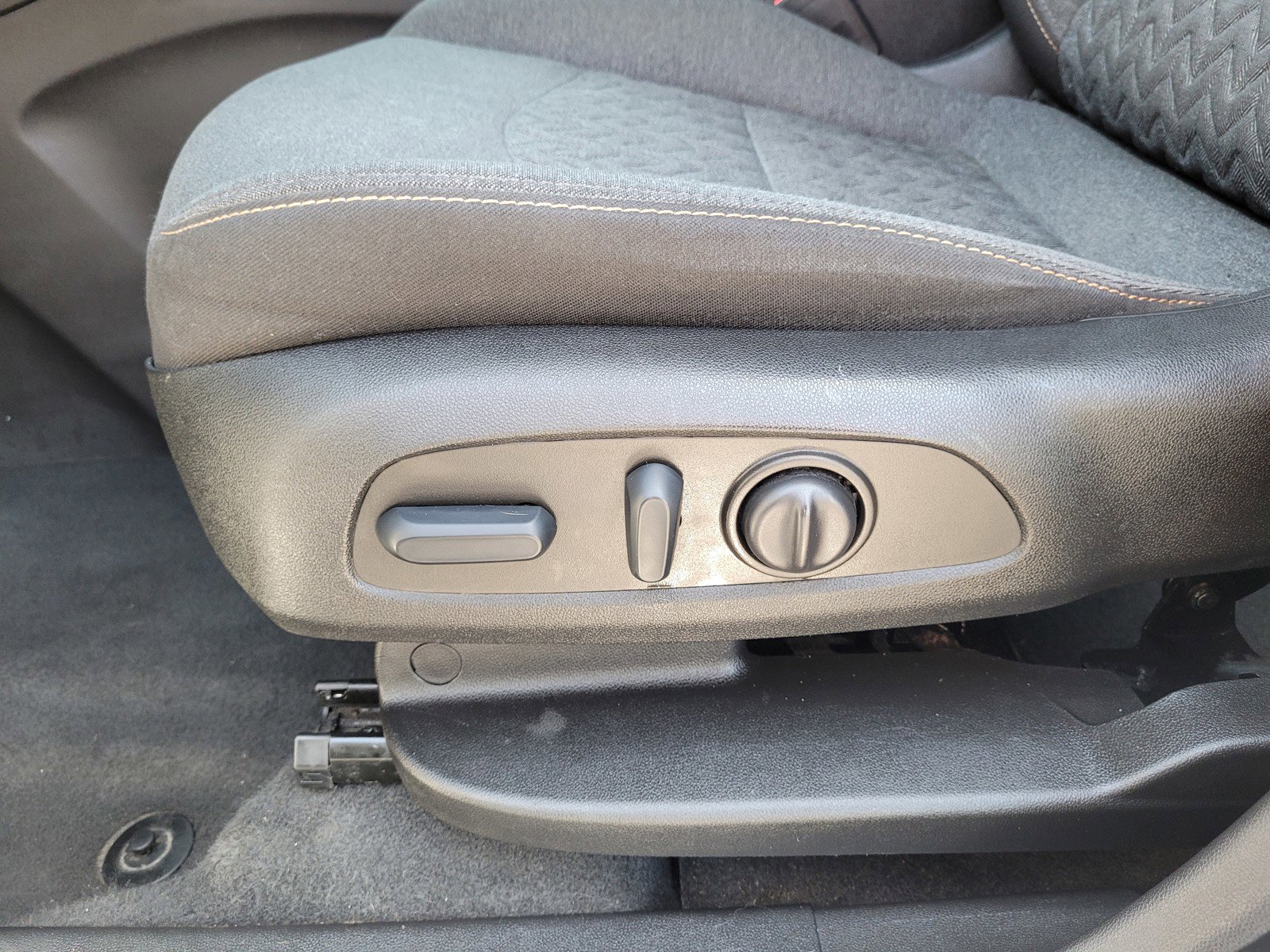 Used 2022 Chevrolet Equinox LT FWD image 11