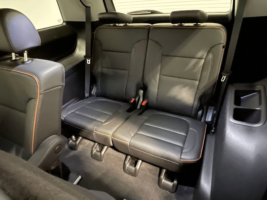 Used 2023 GMC Acadia AT4 w/ Technology Package image 27