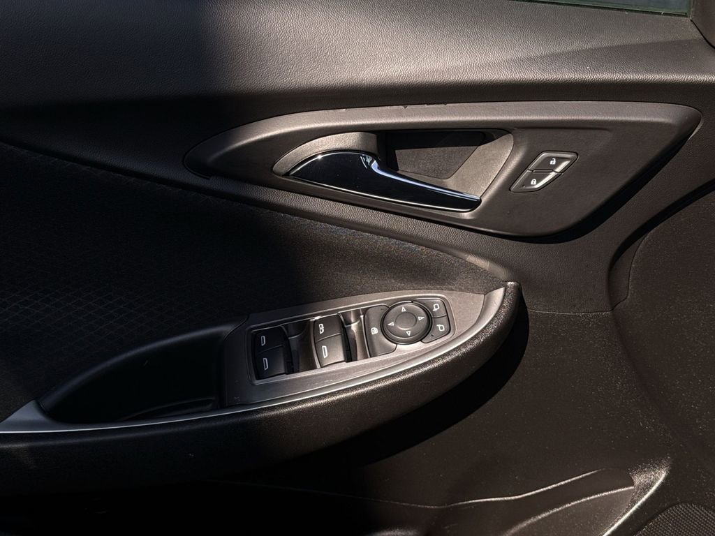 Used 2025 Chevrolet Malibu LT image 15