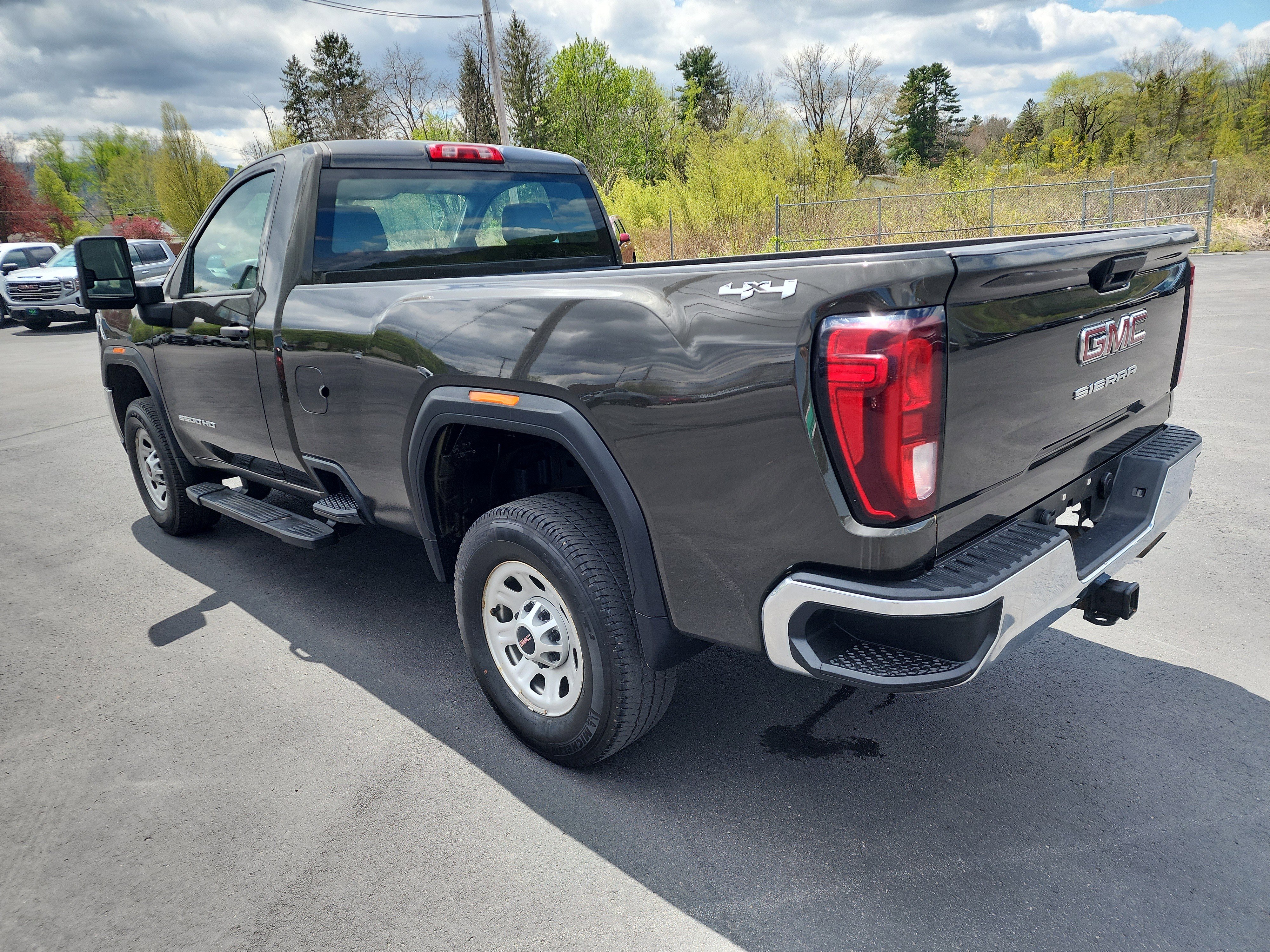 Used 2023 GMC Sierra 3500 Pro AWD/4WD image 6