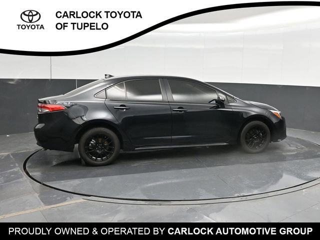 Used 2025 Toyota Corolla LE FWD image 4
