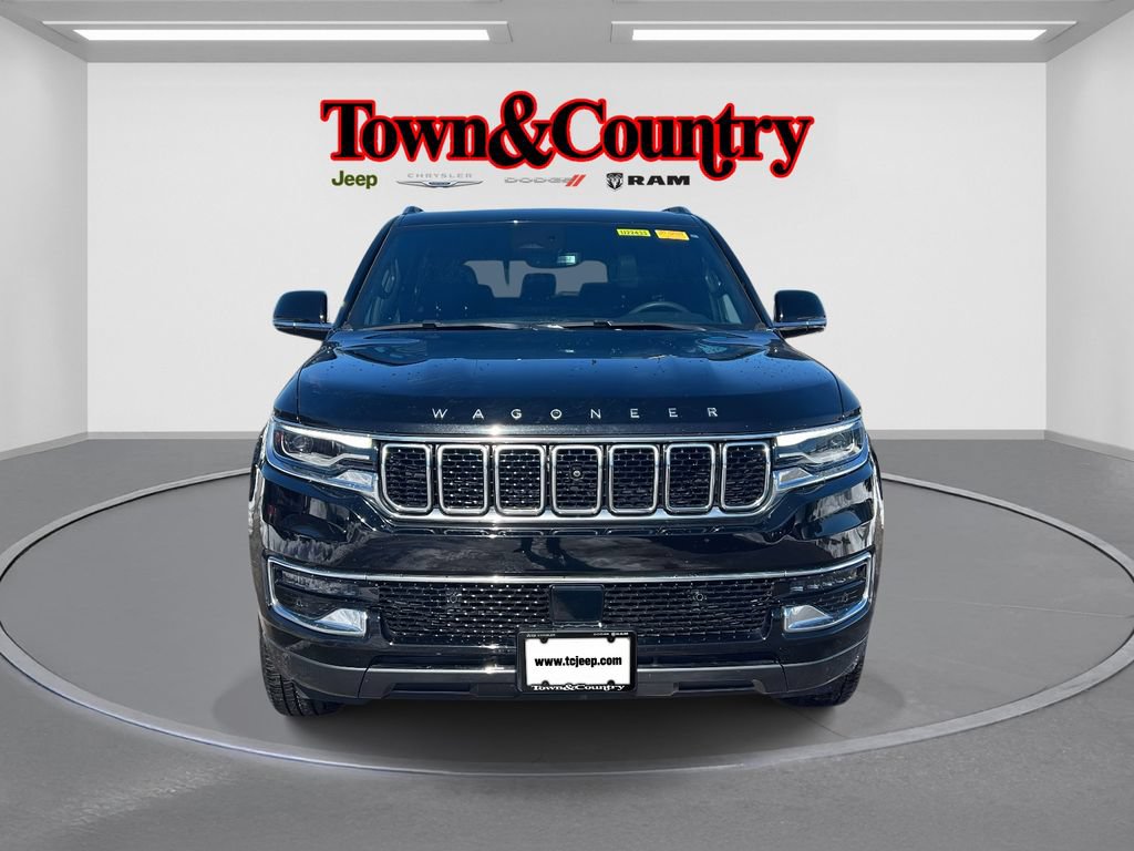 Used 2022 Jeep Wagoneer Series I w/ Convenience Group I AWD/4WD image 2