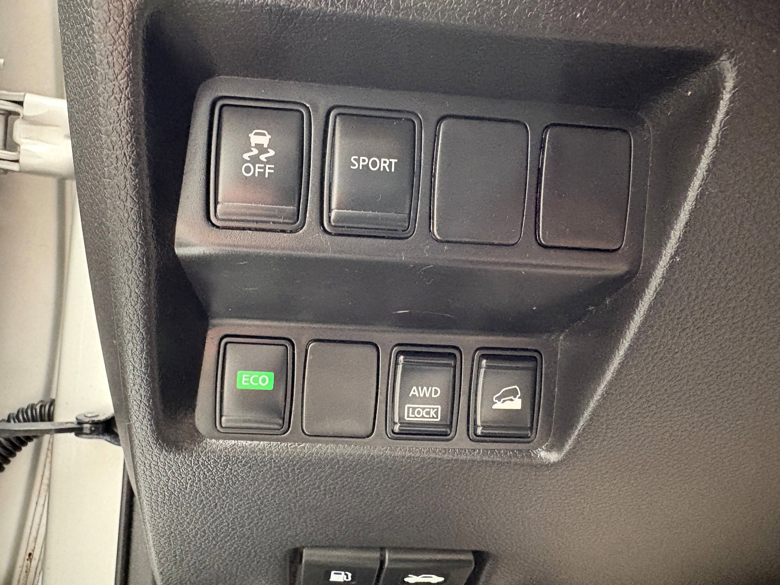 Used 2015 Nissan Rogue SV w/ SV Moonroof Package AWD/4WD image 28