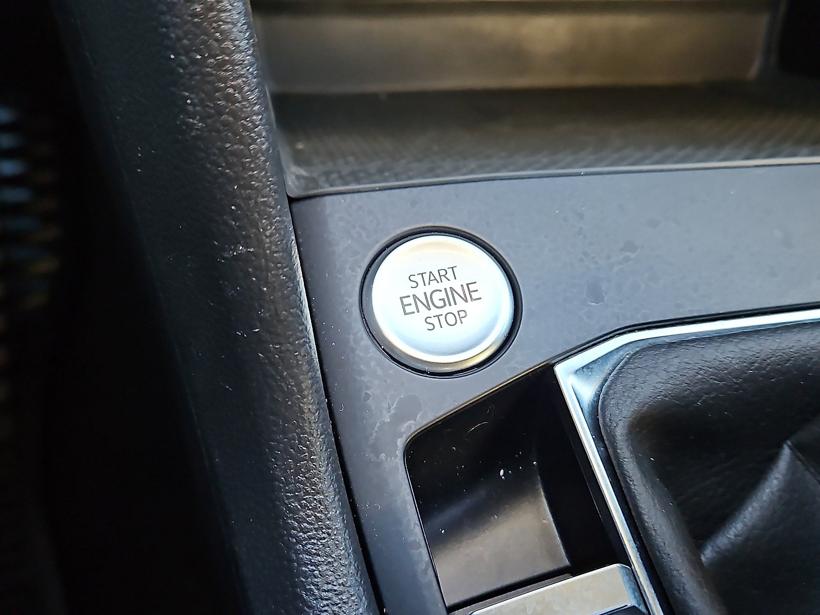 Certified 2022 Volkswagen Taos SE image 20