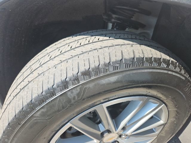 Used 2023 Chevrolet Traverse LT FWD image 28
