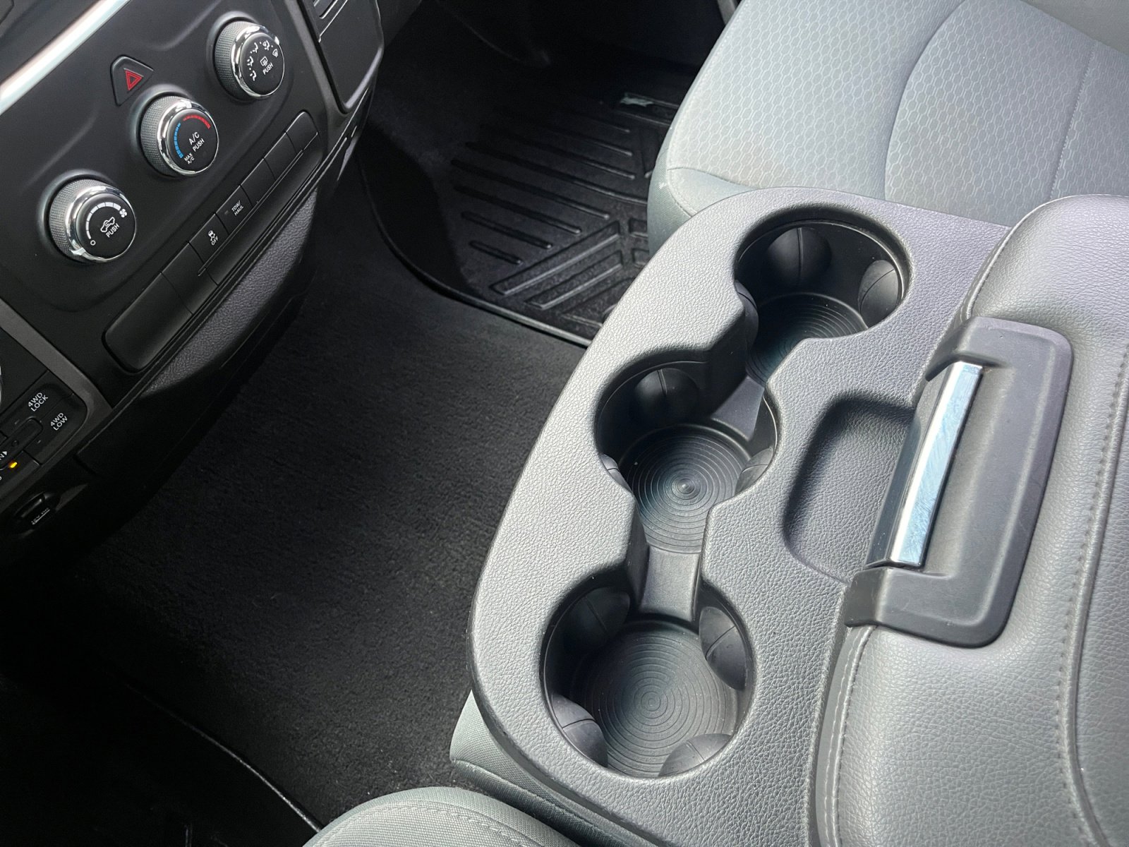 Used 2017 RAM 1500 Express image 23