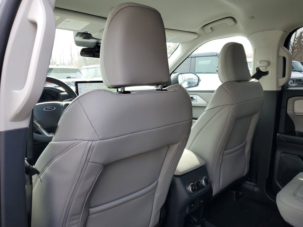 New 2026 Ford Explorer Active w/ Active Comfort Package image 30