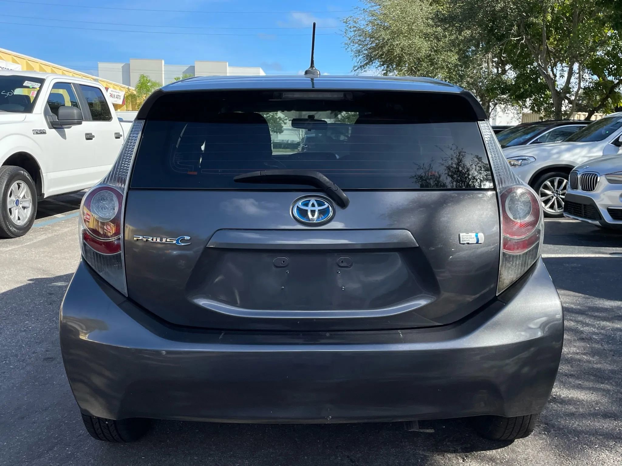 Used 2013 Toyota Prius C One image 10