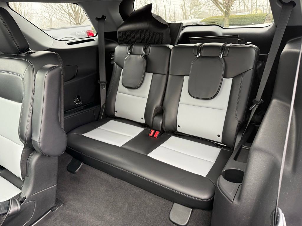 Used 2022 Ford Explorer XLT w/ Equipment Group 202A image 27